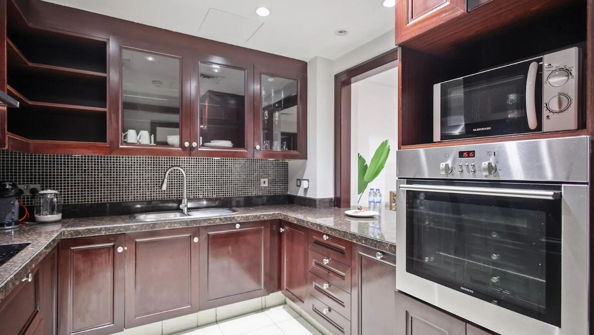 Elegant Old Town Escape With Burj Views & Near Mall Dubai