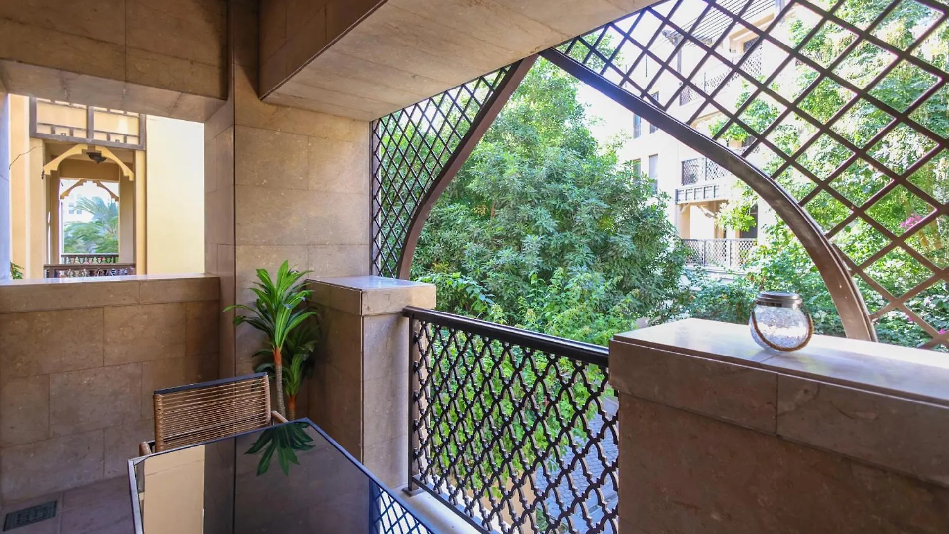 Elegant Old Town Escape With Burj Views & Near Mall Dubai 0*,