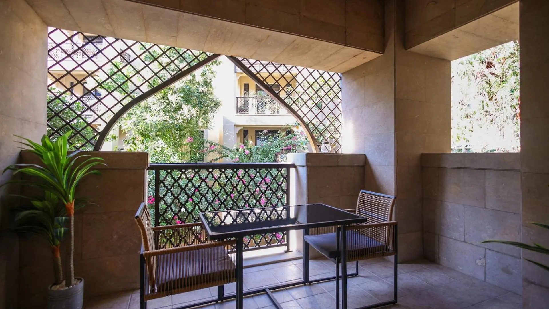 Elegant Old Town Escape With Burj Views & Near Mall Dubai United Arab Emirates