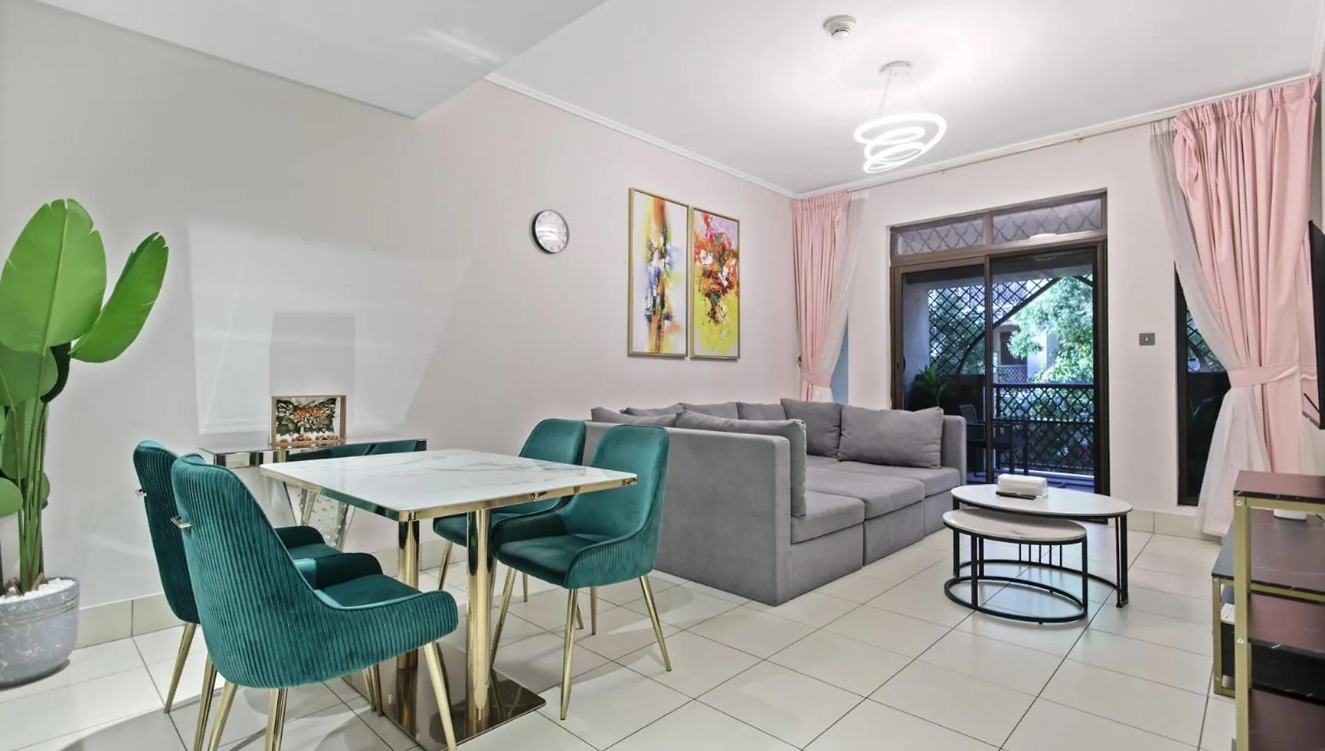 Elegant Old Town Escape With Burj Views & Near Mall Dubai